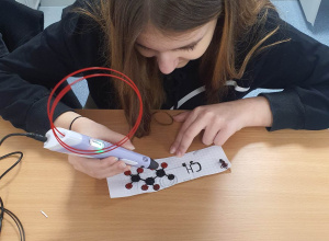 Chemia z długopisami 3D