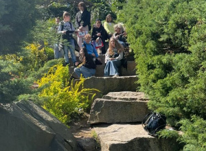 Lekcja biologii w terenie – klasa 5a w Ogrodzie Botanicznym